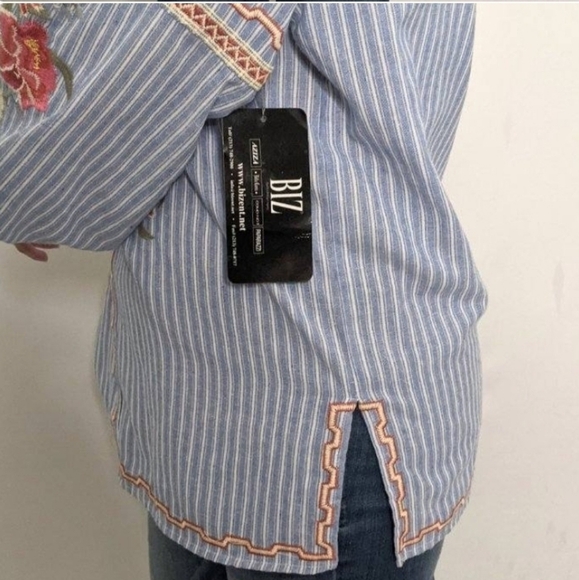 Paparazzi by Biz Embroidered Boho Peasant Top Blue - Picture 3 of 11